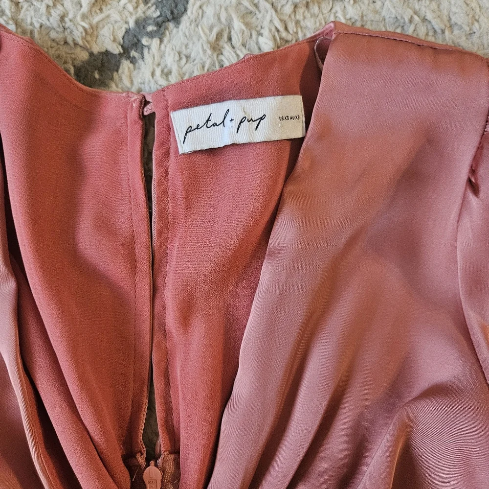 Petal & Pup Noelle Twist Front Pleated Midi Dress Xs - Picture 7 of 8